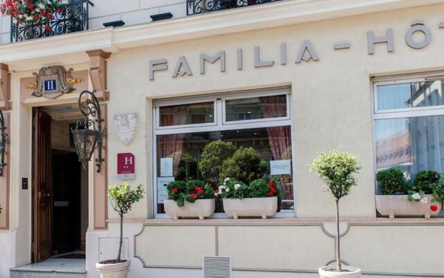 Familia Hotel вид на фасад