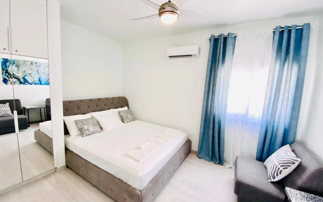 SANDY BAY Villa