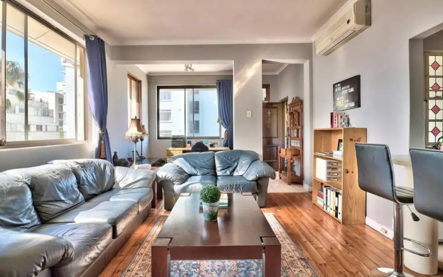Sunny Apartment in SEA POINT right by PROMENADE
