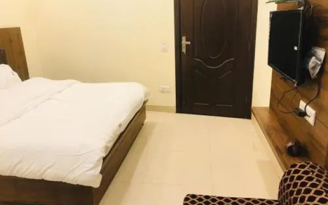 Hotel 50-50