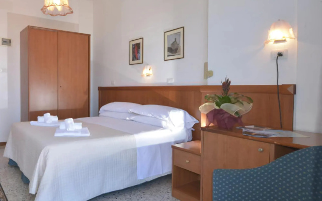 Hotel Diplomat Marine