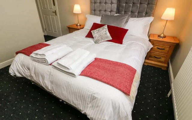 Heanor House