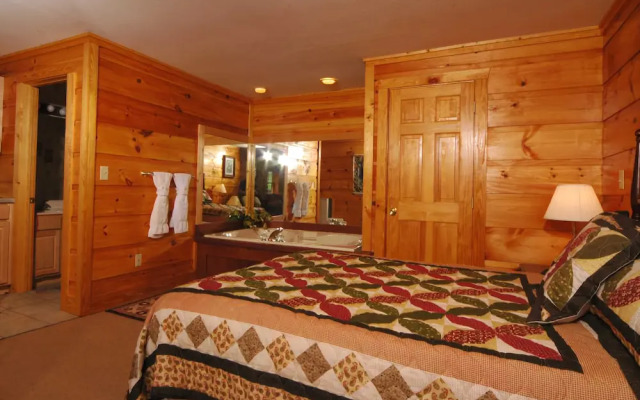 Dollys Dream 284 - Two Bedroom Cabin