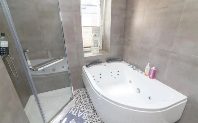 Apartament z jacuzzi