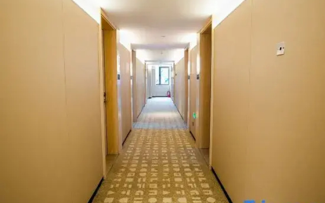 Home Inn · Neo (Lvliang Liulin County South Station Branch)