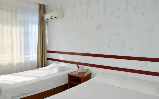 Dalian Yiju Hotel