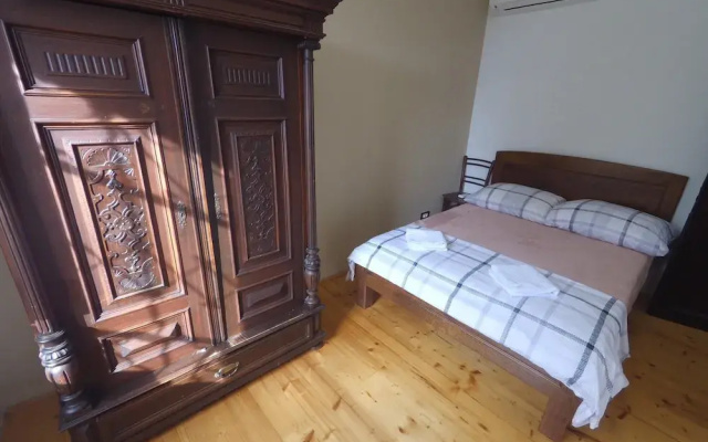 Spacious Holiday Home With Terrace & Great Sea View