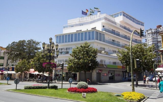 Hotel Elegance Adriano вид на фасад