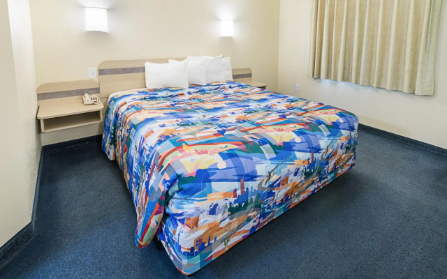 Motel 6 Weatherford, TX