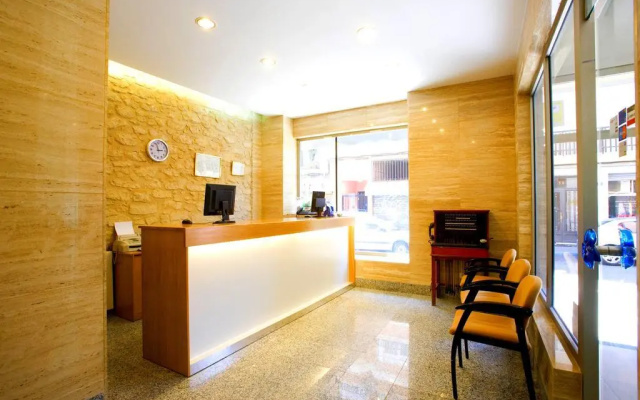 Hostal La Lonja