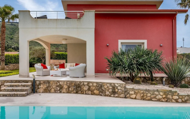 Villa Jacqueline con Piscina Privata 8 Posti Letto