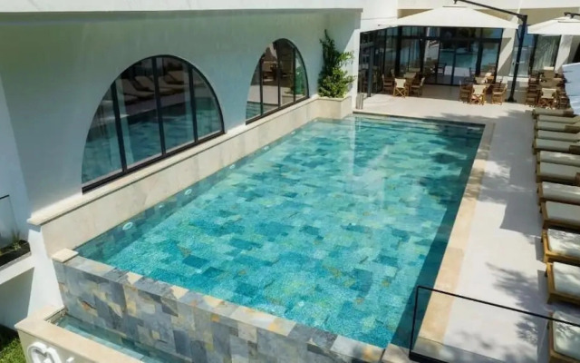 Great White Hotel