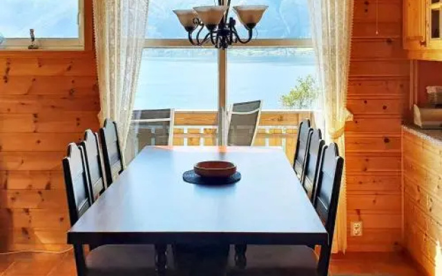 Holiday Home Leikanger