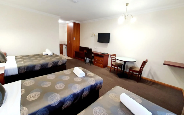 Golden Grain Motor Inn