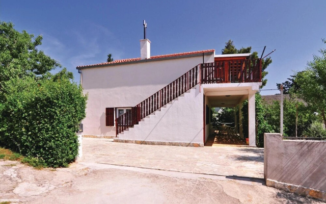 Stunning Apartment in Rovanjska With 3 Bedrooms