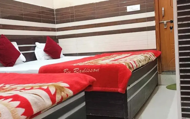 Hotel Gayatri palace Vrindavan