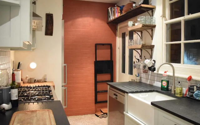 2 Bedroom Home in Camberwell
