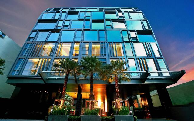Отель Galleria 10 Sukhumvit Bangkok By Compass Hospitality Бангкок вид на фасад
