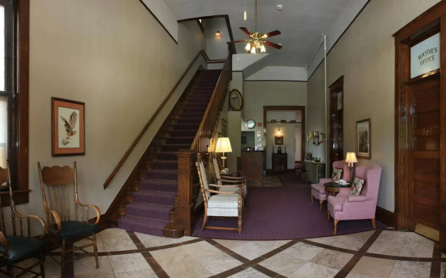Town Hall Inn