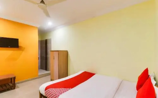 OYO 61862 Hotel Aditya