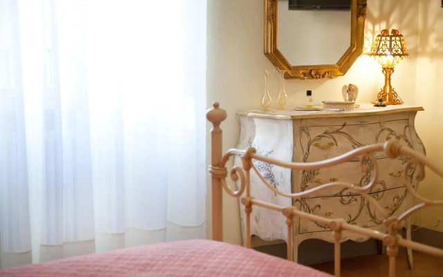Appartamento di Lusso in Borgo Storico Toscano