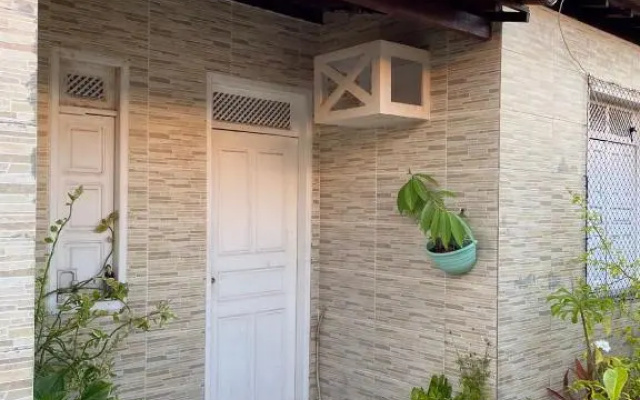 Casa em residencial, mobiliada para temporada.