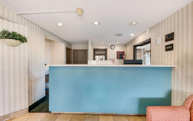 Rodeway Inn Columbus West