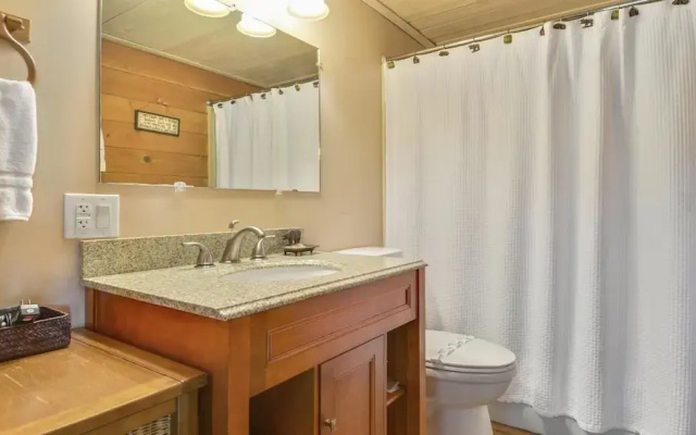 Cluster Cabin 26