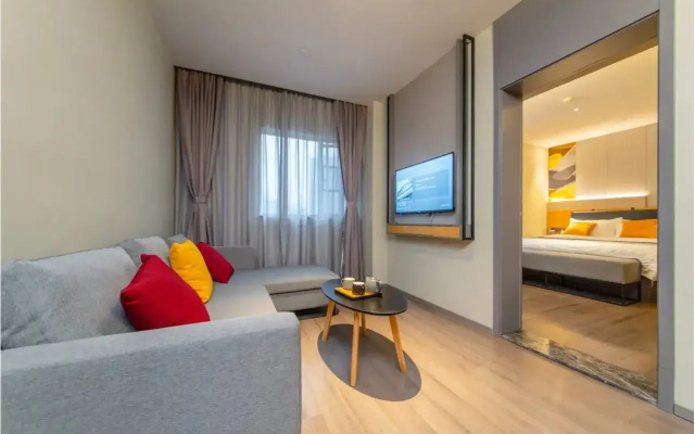 Homeinn Selected Hotel (Changsha Xindaxin Wu Yi Square Subway Station)