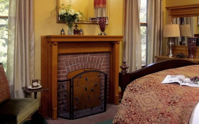 Heartstone Inn B&B & Cottages