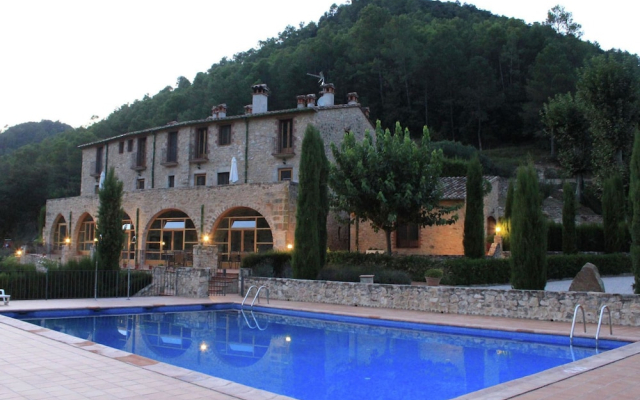 Cozy Mansion in Albanyà With Sauna and Pool