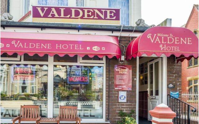 Valdene Hotel вид на фасад