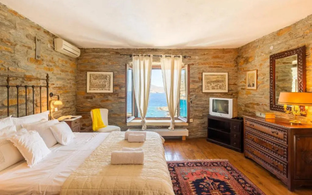 Villa Myrto, breathtaking Aegean view, 5' from Koundouros beach