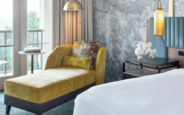 Renaissance Shoals Resort & Spa