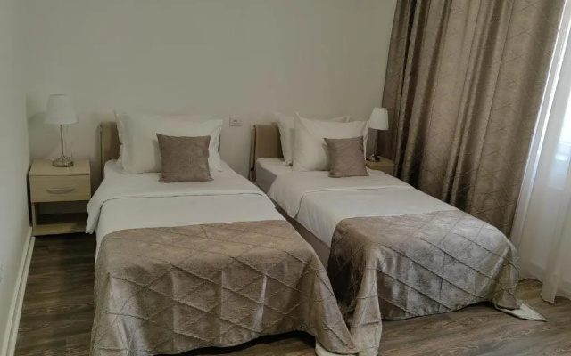 Hotel N