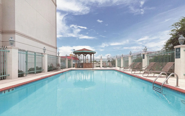 Palacio Royale Inn Signature Katy