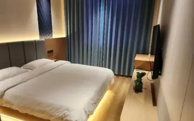 Wanrong New World Hotel