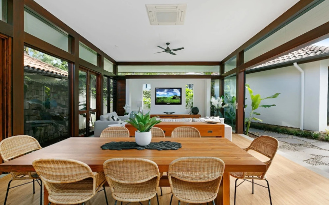 Esprit 2 Palm Cove