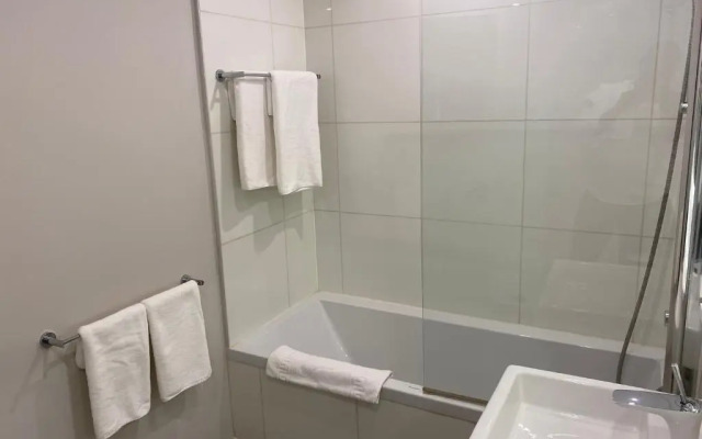 Axiom Park Hotel