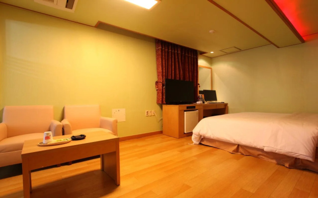 Prince Hotel