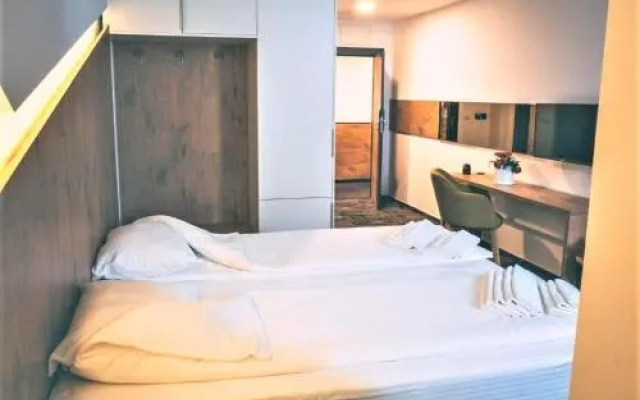 Orange Hotel