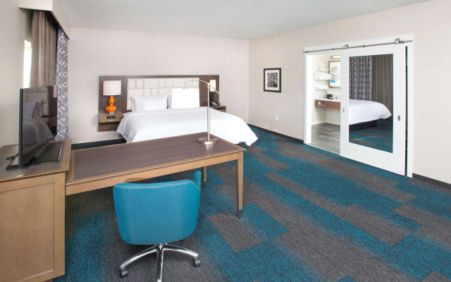 Hampton Inn & Suites LAX El Segundo