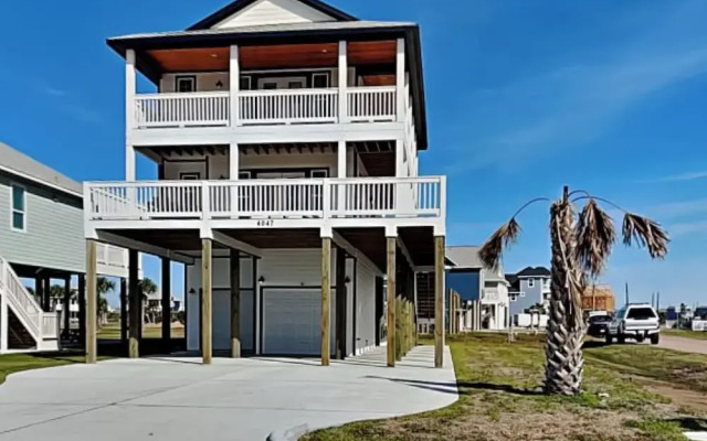 Pescador's Paradise by Ryson Vacation Rentals