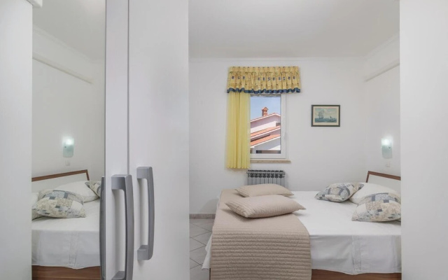 Beautiful Home in Labin With Wifi and 2 Bedrooms