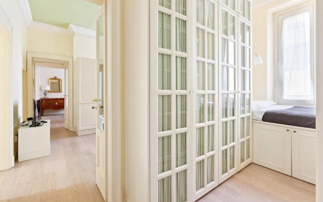 Corso Vercelli Elegant Apartment
