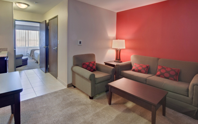 Holiday Inn & Suites Bakersfield by IHG