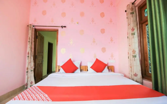 Hotel Urvashi Palace