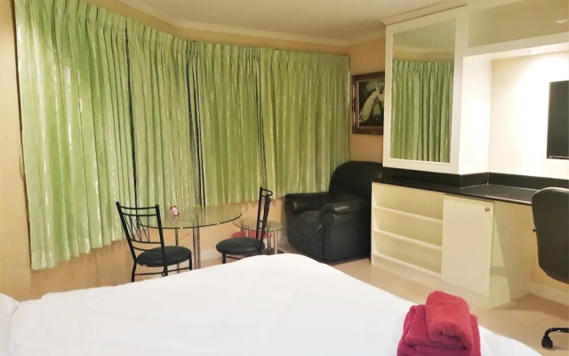 Cozy Studio Near Jomtien Beach - Thip Condotel - Walk to the Sea