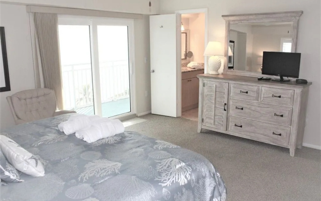 Jamaica Royale - 705 - 2 Br Condo