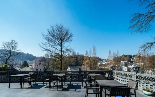 Jiuhuashan Guanshanyunju Homestay (Baisui Palace Branch)